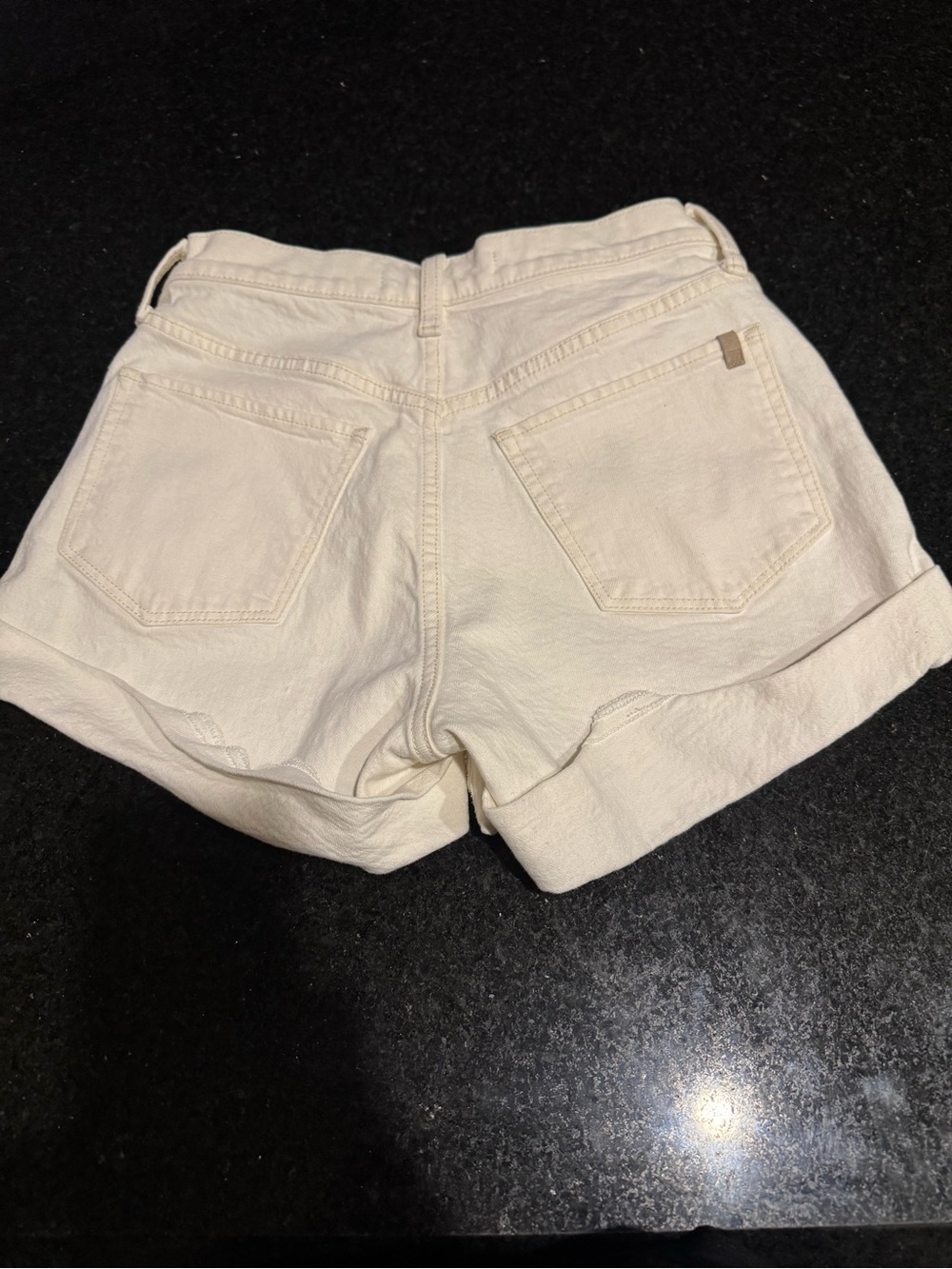THE ALEX
HIGH RISE SHORT // VINTAGE STRETCH /
ROLLED HEM - Picture 7 of 12